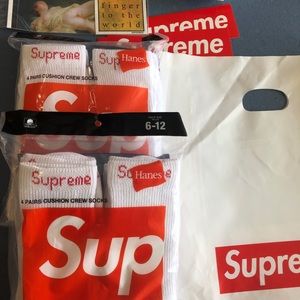 Supreme Socks SS19